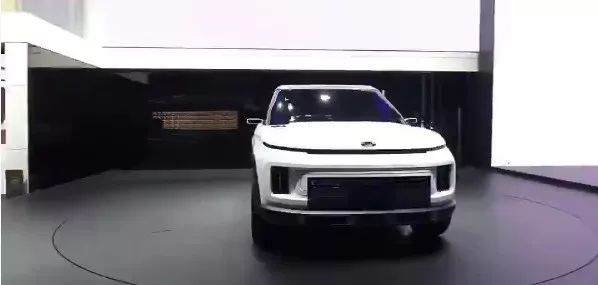 吉利換新LOGO了？