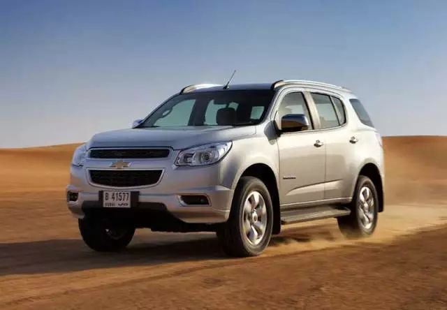 其實你的車還能貼另一個品牌的LOGO