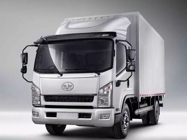 其實你的車還能貼另一個品牌的LOGO