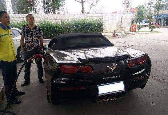 這輛車的車標，看起來還是挺酷的，不過。。。