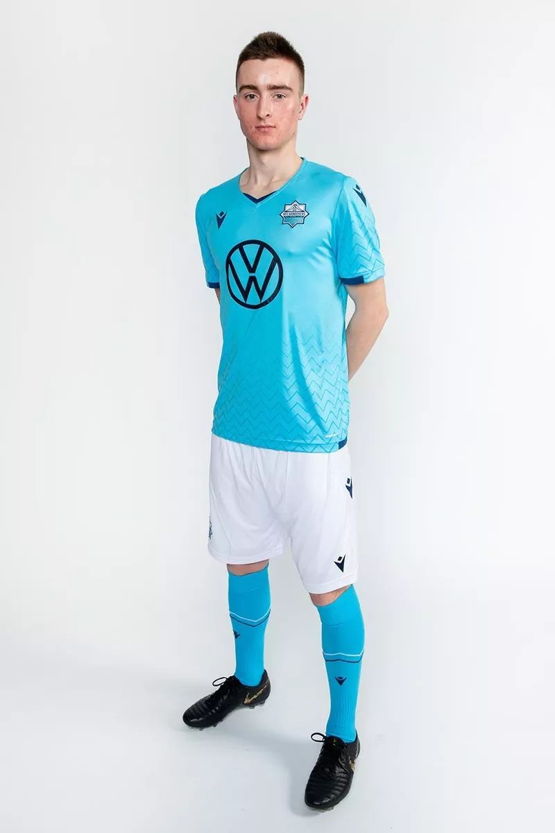 大眾新LOGO曝光！快瘦成閃電了！