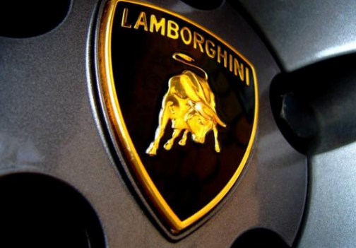  幾個“動物”標(biāo)志的汽車，看起請自覺避開，這個賓利也怕