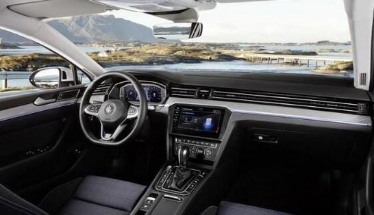 12月上市的大眾車，標志下面帶字母，這次不怕雅閣凱美瑞了