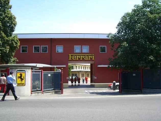 為何這車光logo就值兩百萬？！