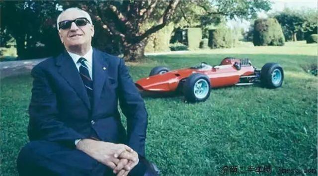 為何這車光logo就值兩百萬？！