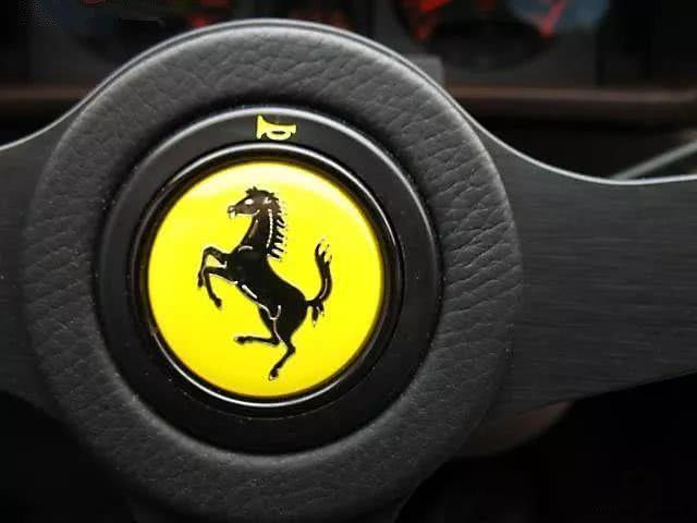 為何這車光logo就值兩百萬？！