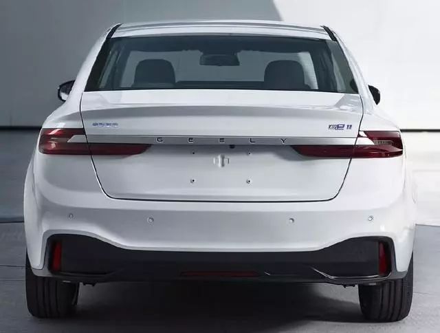 更換LOGO設計，吉利純電轎車Ge11實車圖曝光，有望在明年上市銷售