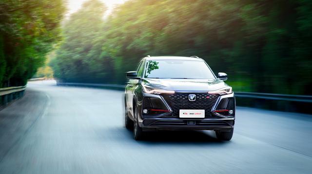 長安發布新LOGO，“黑化”車標是大勢所趨？網友：謳歌又尷尬了