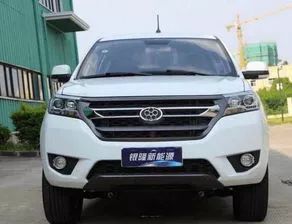 上海無人駕駛公交車造型亮相，五環logo酷似董明珠銀隆造車logo