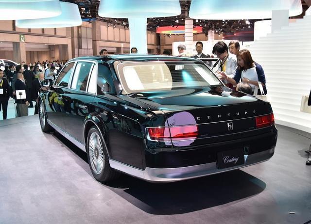 掛鳳凰標志的豐田車，全國不超20臺，開出來勞斯萊斯都得讓路