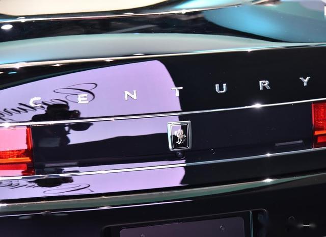 掛鳳凰標志的豐田車，全國不超20臺，開出來勞斯萊斯都得讓路