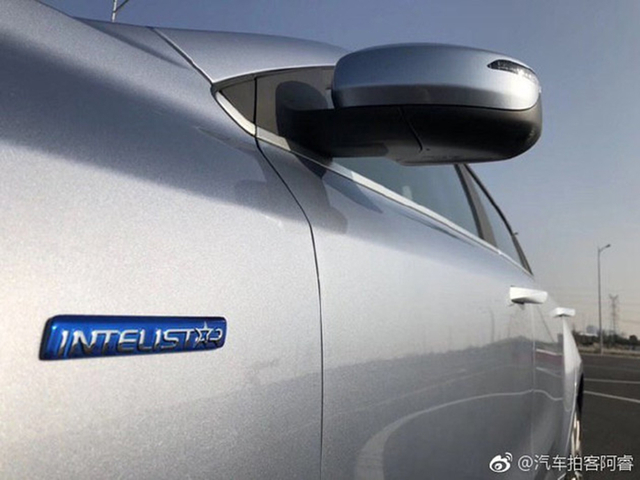 吉利Ge11無偽實車圖 全新LOGO/明年上市