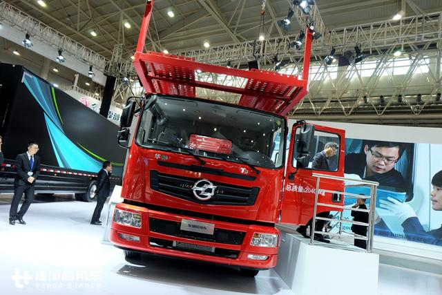 東風新推出的卡車品牌，LOGO很怪異，大家看看這內飾還行嗎？