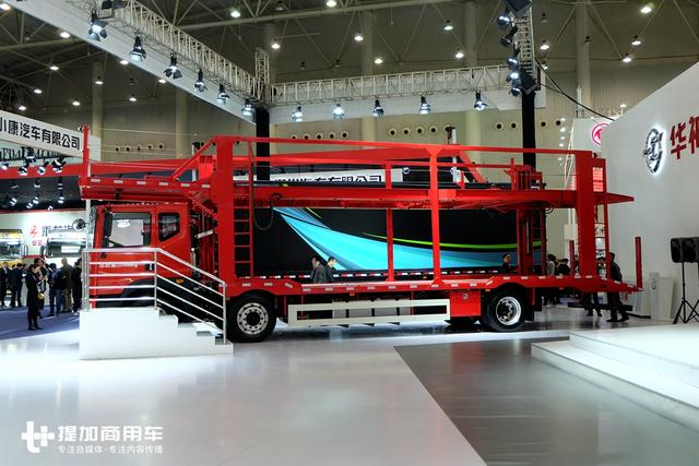 東風新推出的卡車品牌，LOGO很怪異，大家看看這內飾還行嗎？