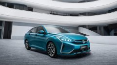 三款10萬級轎車各具特色，堪