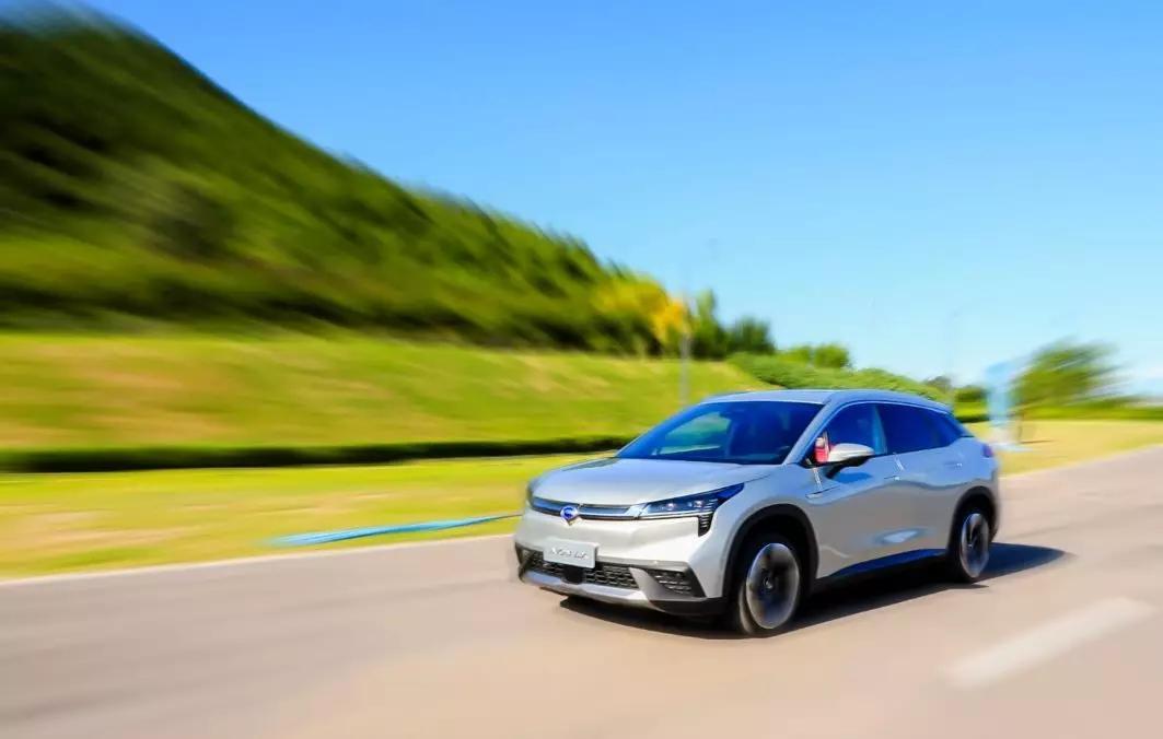 還高價買豪車LOGO！？預售價25萬起的百萬級中國較高科技豪華車Aion LX來了