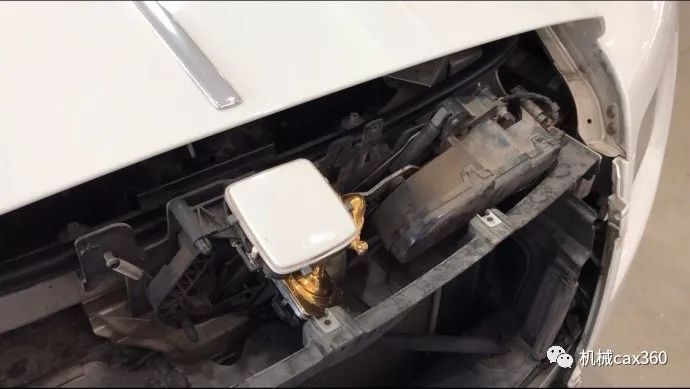 勞斯萊斯車標一碰自動收回，怎么做到的？