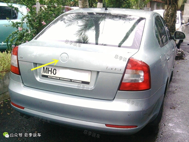 買輛奔馳，看別人的車標(biāo)能擰下來，不敢開車出門了