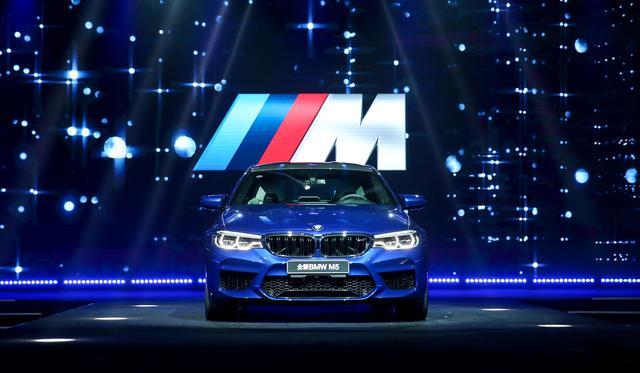 寶馬換新車標了！黑白新標帥炸了