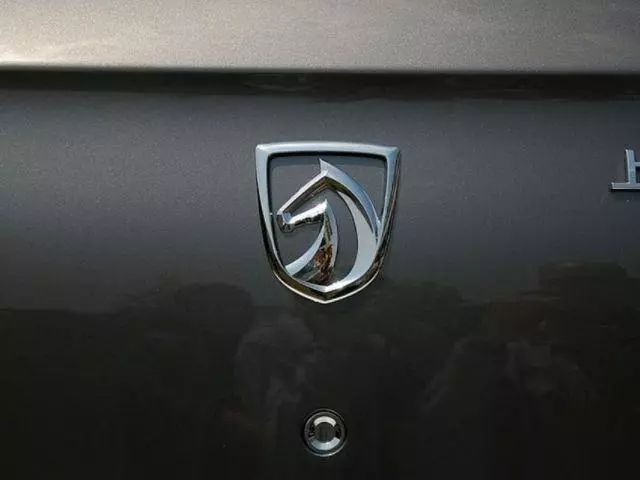 這四個車都用“馬”做車標，差距咋這么大呢！