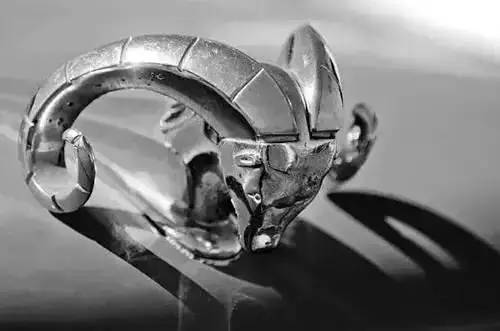 這些立體車標，見過3個以上就很了不起！