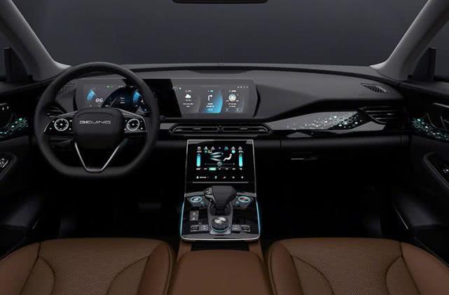 北京汽車終于“換車標”了！看到車標后，網(wǎng)友：早干嘛去了？