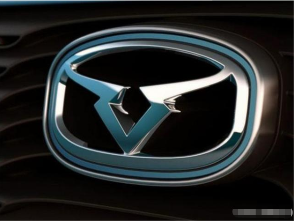 五糧液下決心造車(chē)，車(chē)標(biāo)酷似“酒杯”，網(wǎng)友：這車(chē)值25億？