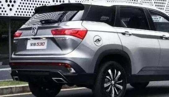 寶駿終于更換“驢頭”車標(biāo)，新車標(biāo)簡直不忍直視！網(wǎng)友：不如不換