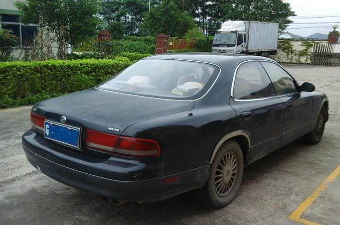 馬自達的高級車，當年與大奔齊名，看到車標很多人都不認識！