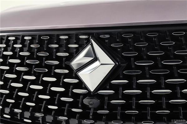 寶駿終于換車標了！“鉆石車標”榮譽誕生，但仍逃不過被吐槽的命