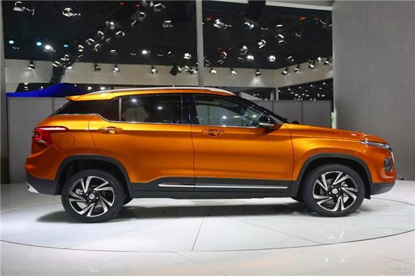 寶駿終于換車標了！“鉆石車標”榮譽誕生，但仍逃不過被吐槽的命