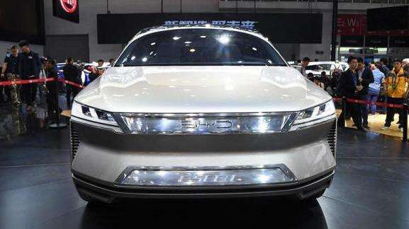 被嘲笑了這么多年，比亞迪亮劍了，全新車標讓人高攀不起