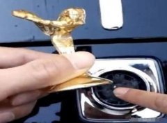 車主買勞斯萊斯，掰掉20萬車