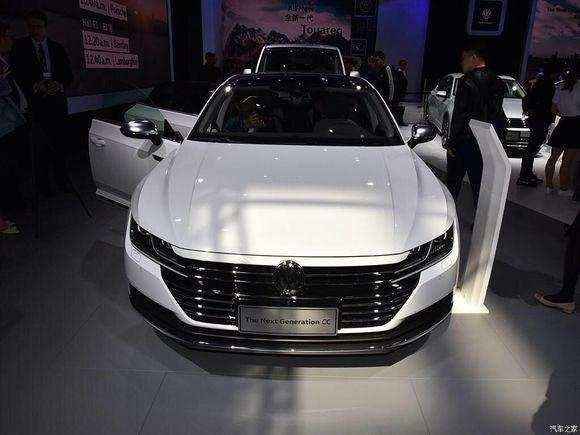 這肯定是個假大眾, 換個奧迪的車標, 簡直就是A5啊, 大眾你變了