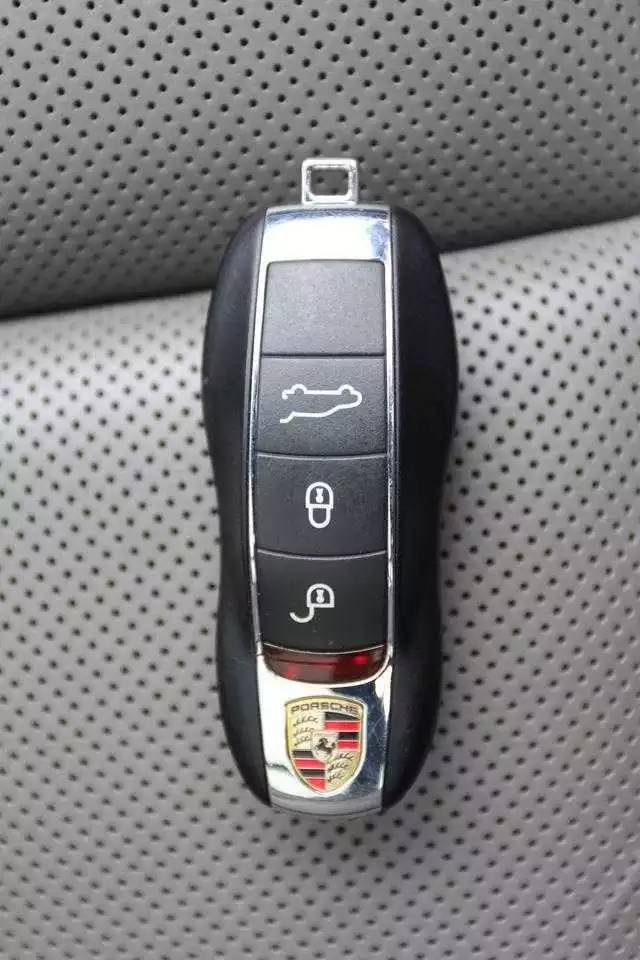 以假亂真？買眾泰送保時捷車標，教你十萬秒變百萬