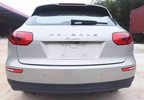 以假亂真？買眾泰送保時捷車標，教你十萬秒變百萬