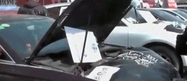 花22萬把奧迪A3提回家，發(fā)現(xiàn)引擎蓋上竟是大眾車標(biāo)