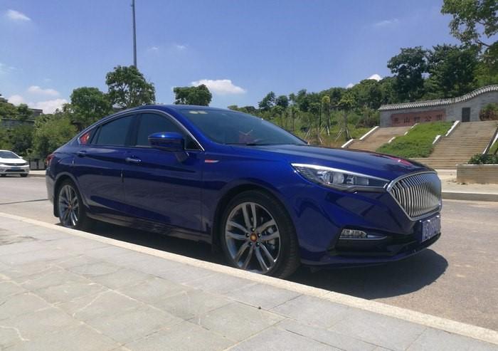 15萬(wàn)的高端國(guó)產(chǎn)B級(jí)車，配11個(gè)BOSE音響，車標(biāo)超有面子