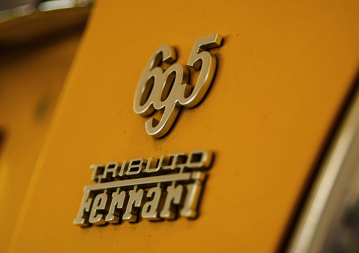 罕見的呆萌小車，車標是個蝎子，價值80萬，還被稱為迷你法拉利！