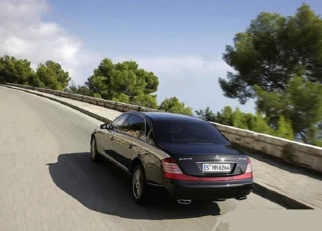 全球僅百輛的邁巴赫齊柏林，一個車標買一輛車，較大亮點卻被吐槽