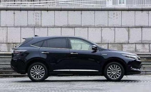 豐田全新漢蘭達來了！換上新車標僅14萬起，網友：太霸氣了