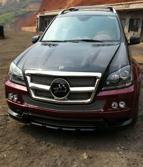 奔馳換了個巴博斯車標，竟然被加油站小妹誤以為是30萬的比亞迪