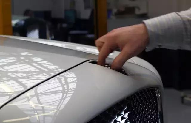 勞斯萊斯、賓利的立標這么漂亮，為何其它車不用？