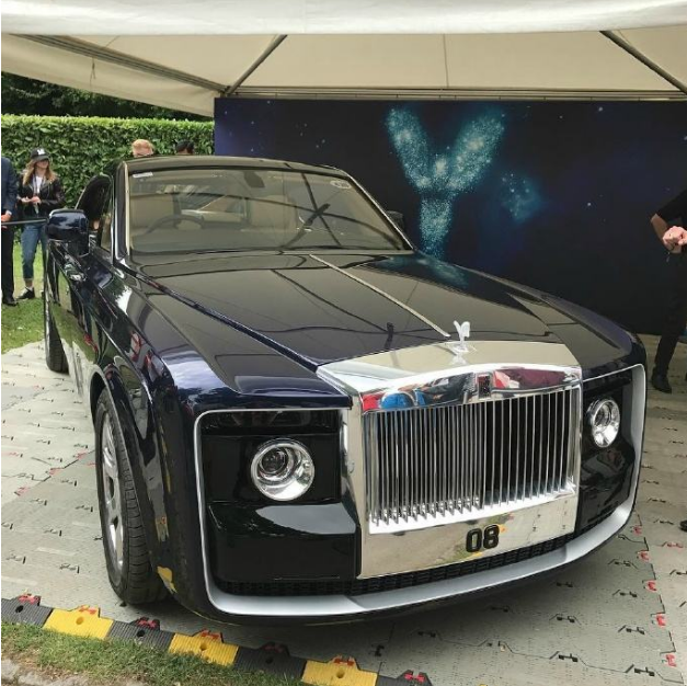 身家百億的富二代，擁有定制版勞斯萊斯，水晶車標可以發光