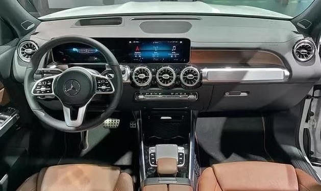 全新奔馳GLB200,同級唯一提供7座版，賣的不止車標和內(nèi)飾