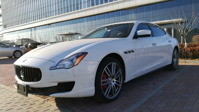 來自意大利的轎跑，糞叉的車標絕對不會掉面兒。