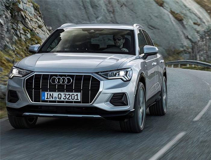 大爺開“奧迪Q3”買菜，純電動車型，車標比4環多1環