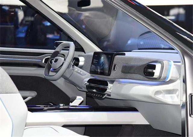 吉利全新概念車，使用新車標(biāo)，外觀比領(lǐng)克01漂亮，科技感十足！