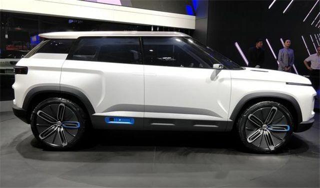 吉利全新概念車，使用新車標(biāo)，外觀比領(lǐng)克01漂亮，科技感十足！