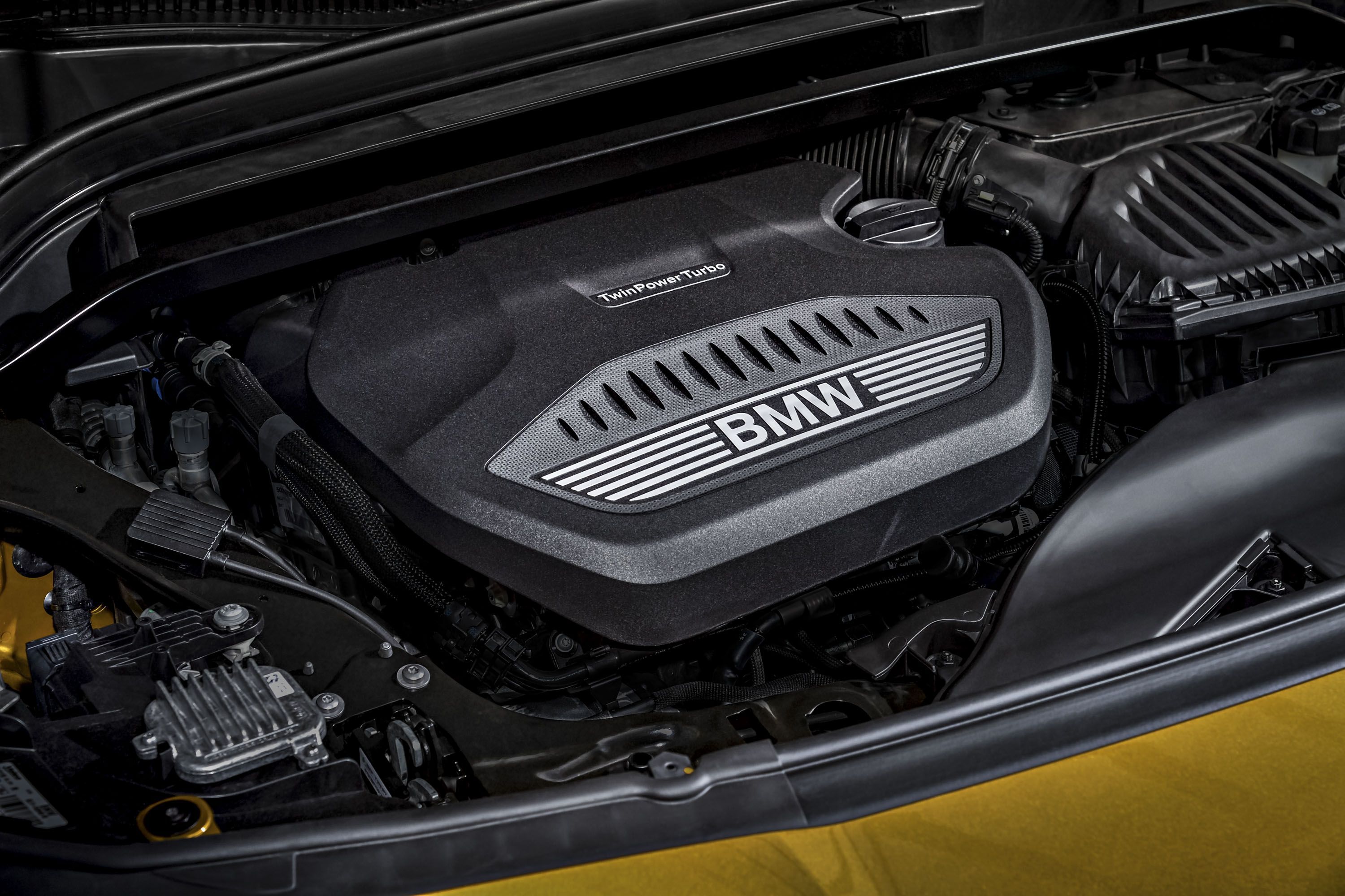 把國人當傻子忽悠！寶馬X2除了車標和皮囊還剩什么！